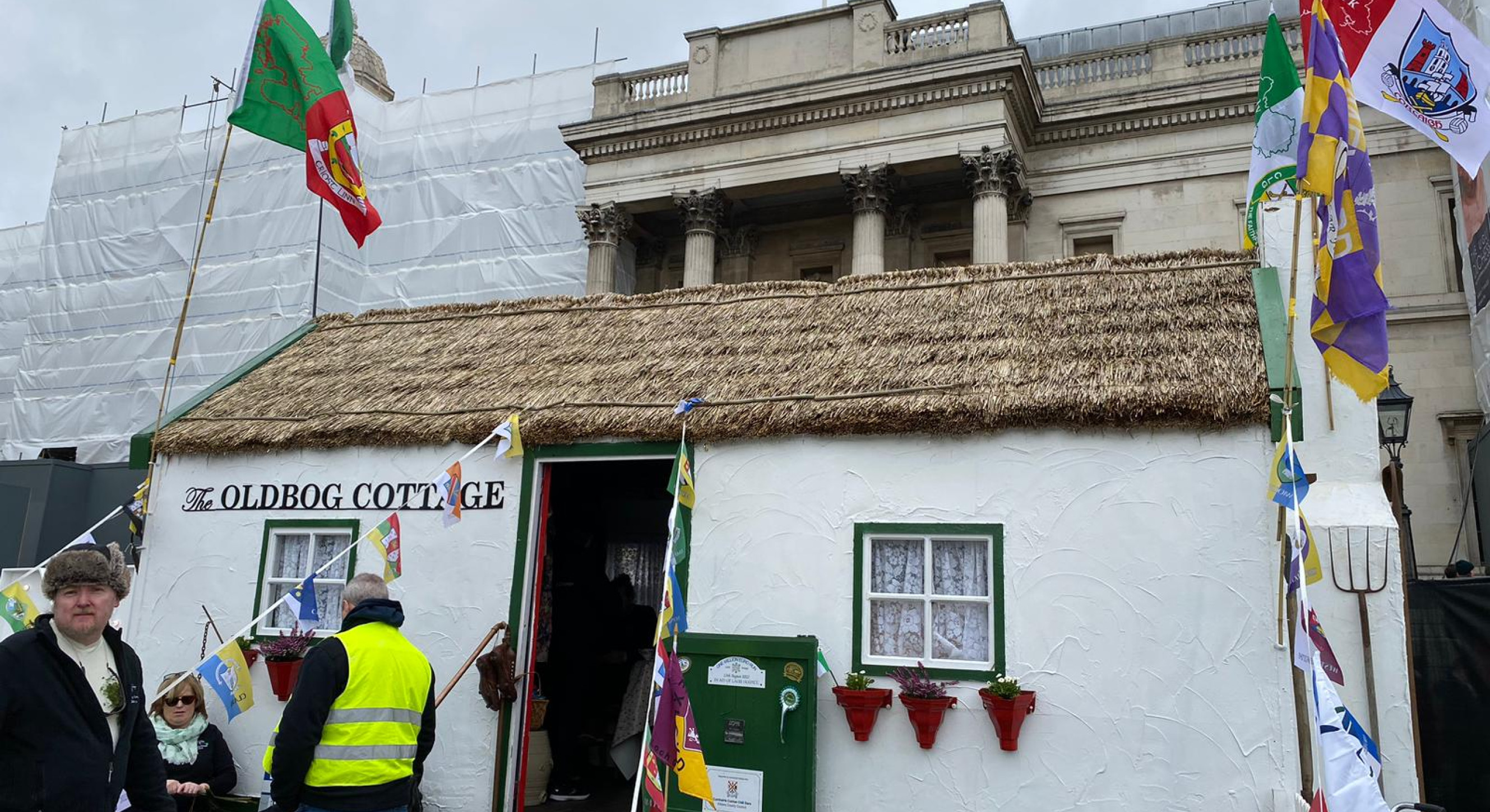 The Old Bog cottage on the Square had a queue of visitors!