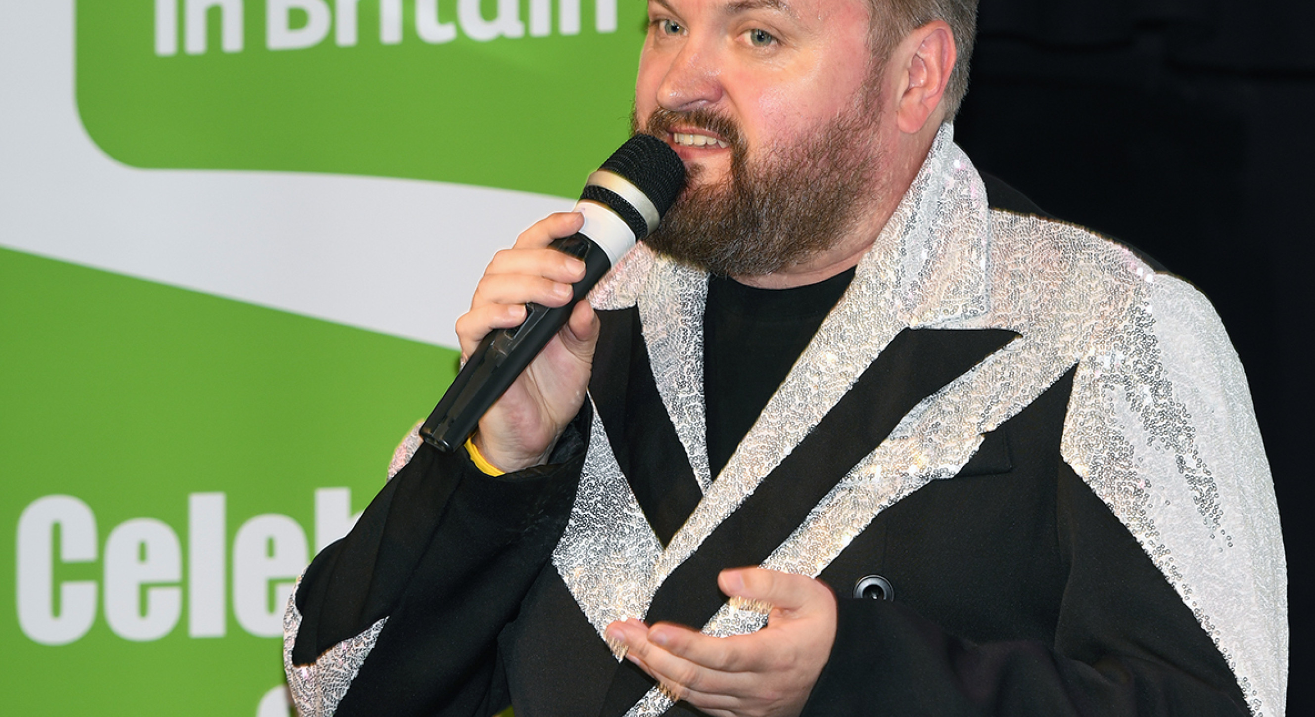Compere Derek Murphy