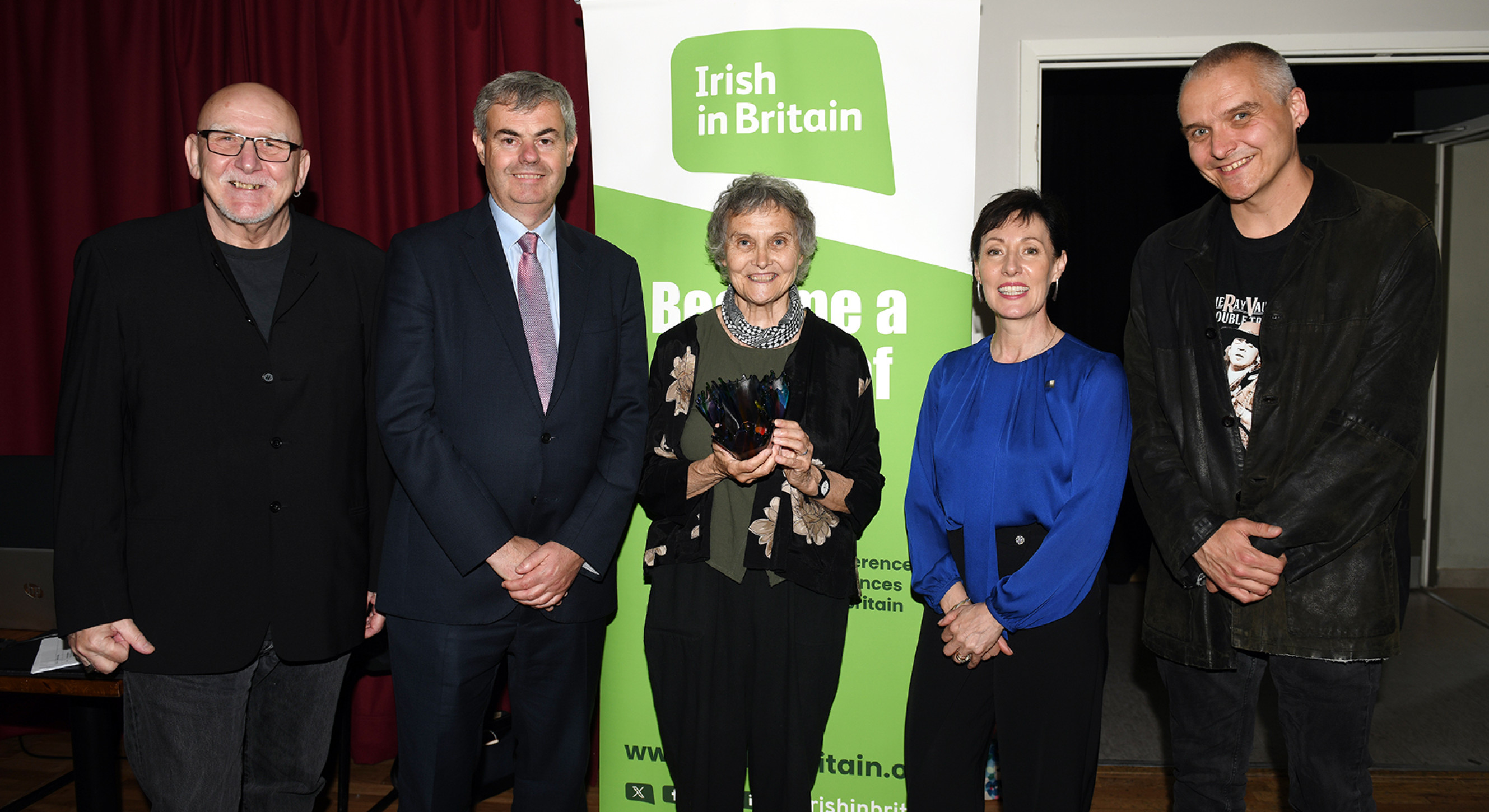 Ambassador Fraser and Dierdre Fraser with Angie Birtill and her family