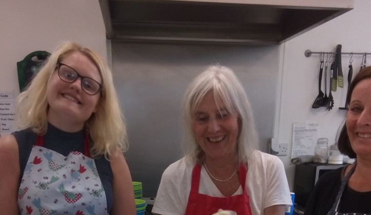 Sanktus Sunday Volunteer